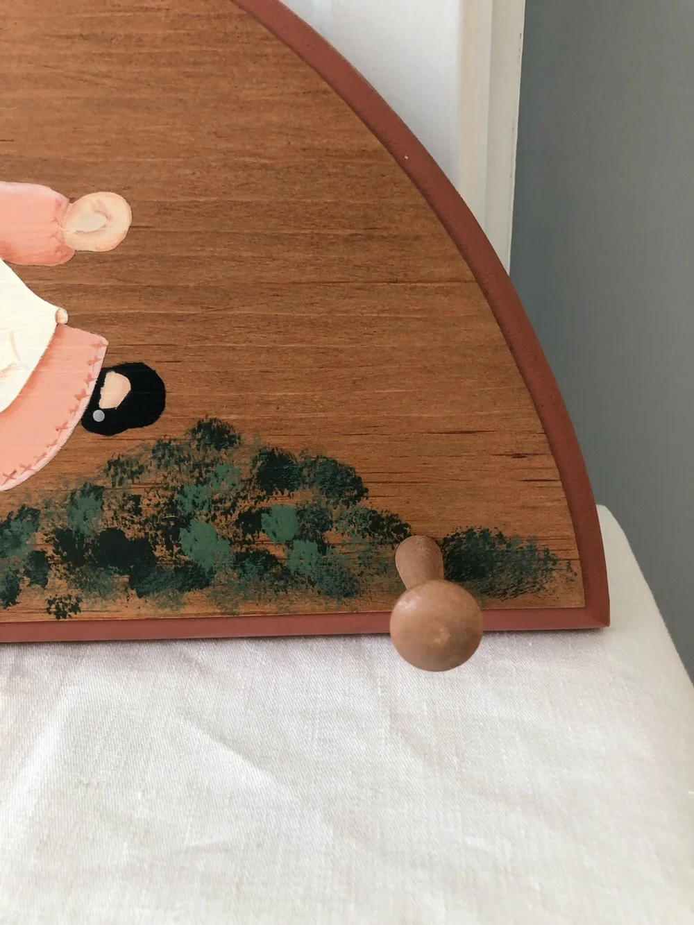 Vintage 80’s Amish Folk Art Wall Hanger With Pegs